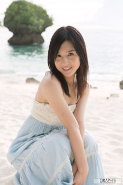 《大胸年轻的保姆6》